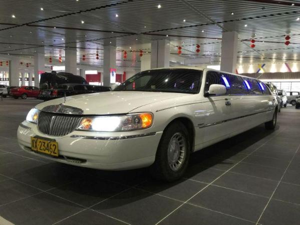 【重庆】2000年1月 林肯 城市 4.6 加长礼宾车 白色 自动档