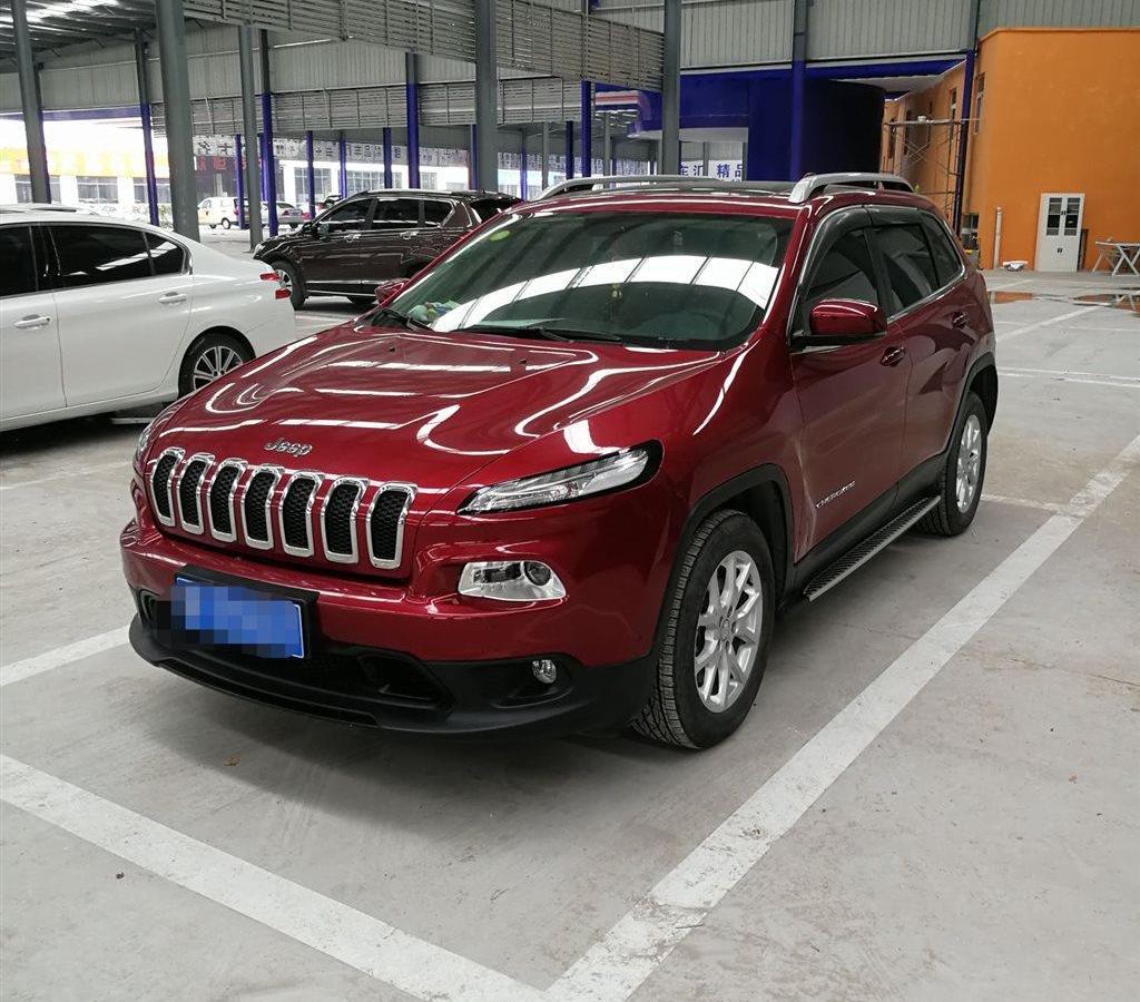 襄阳2016年10月jeep自由光2016款24l领先版红色自动档