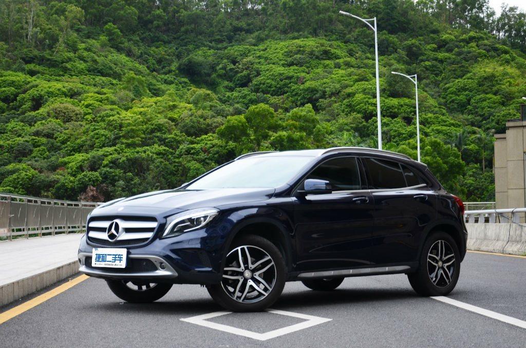 深圳2017年3月奔驰奔驰gla2016款gla2204matic时尚型蓝色自动档