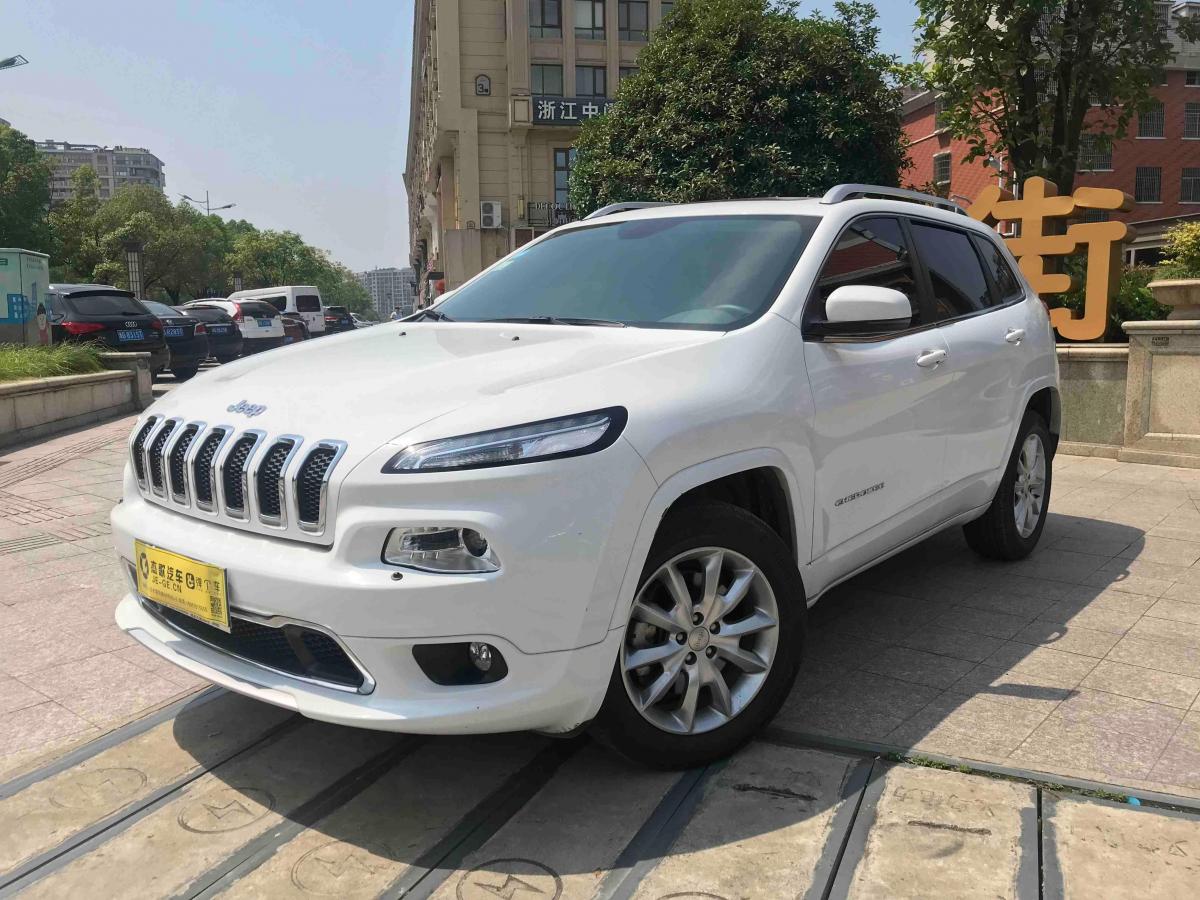 金华2018年1月jeep自由光2017款24l卓越版白色自动档