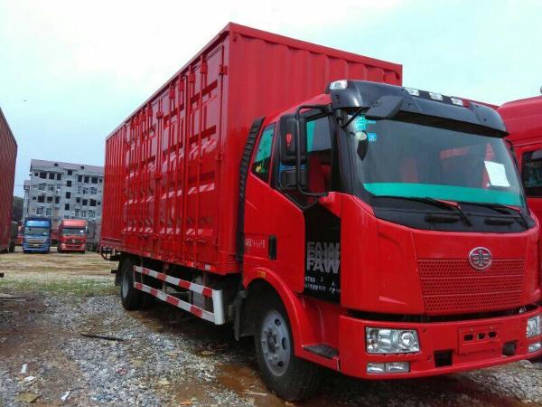 玉林2015年10月解放j6单桥货车红色手动挡