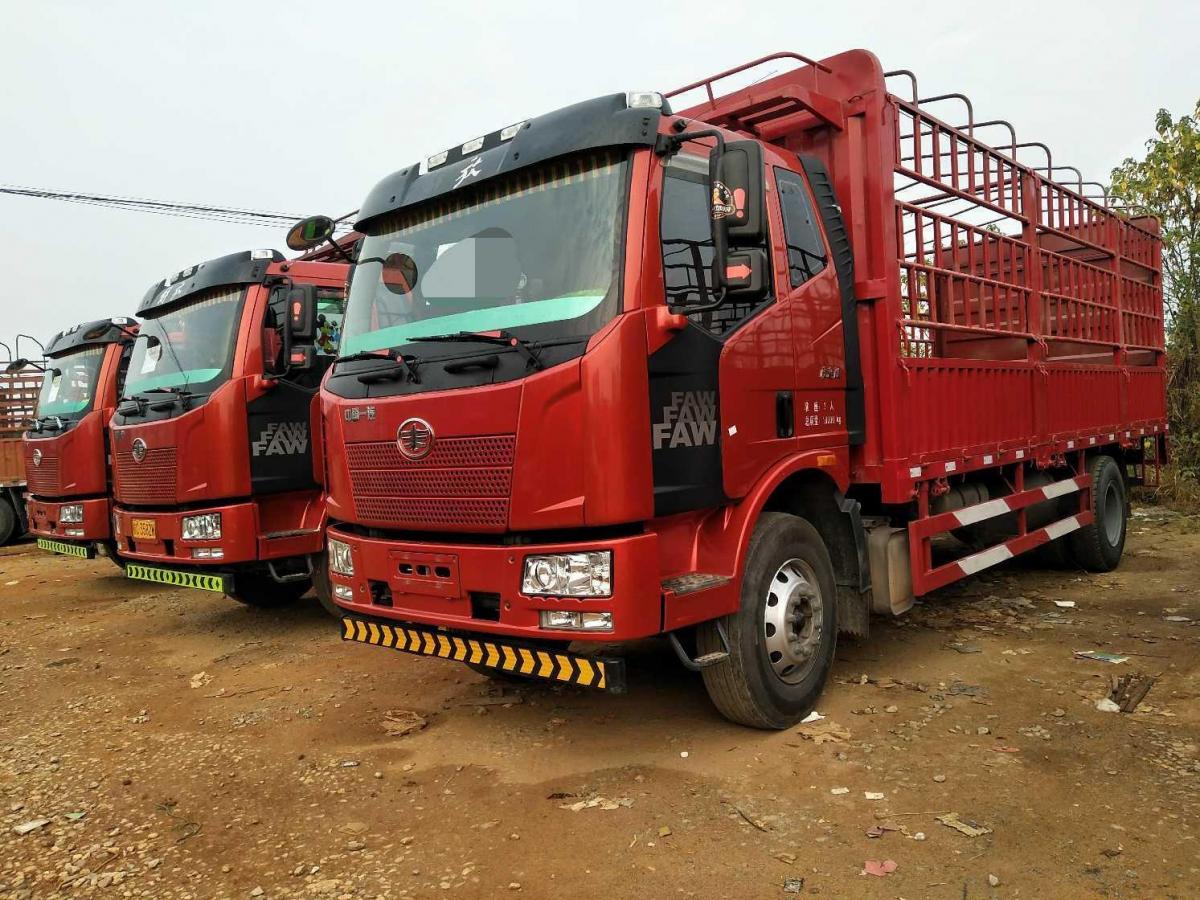 玉林2018年9月解放单桥货车国五排放红色手动挡