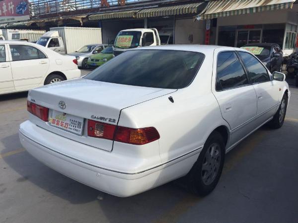 【汕头】2000年8月 丰田 佳美 2.2 白色 自动档