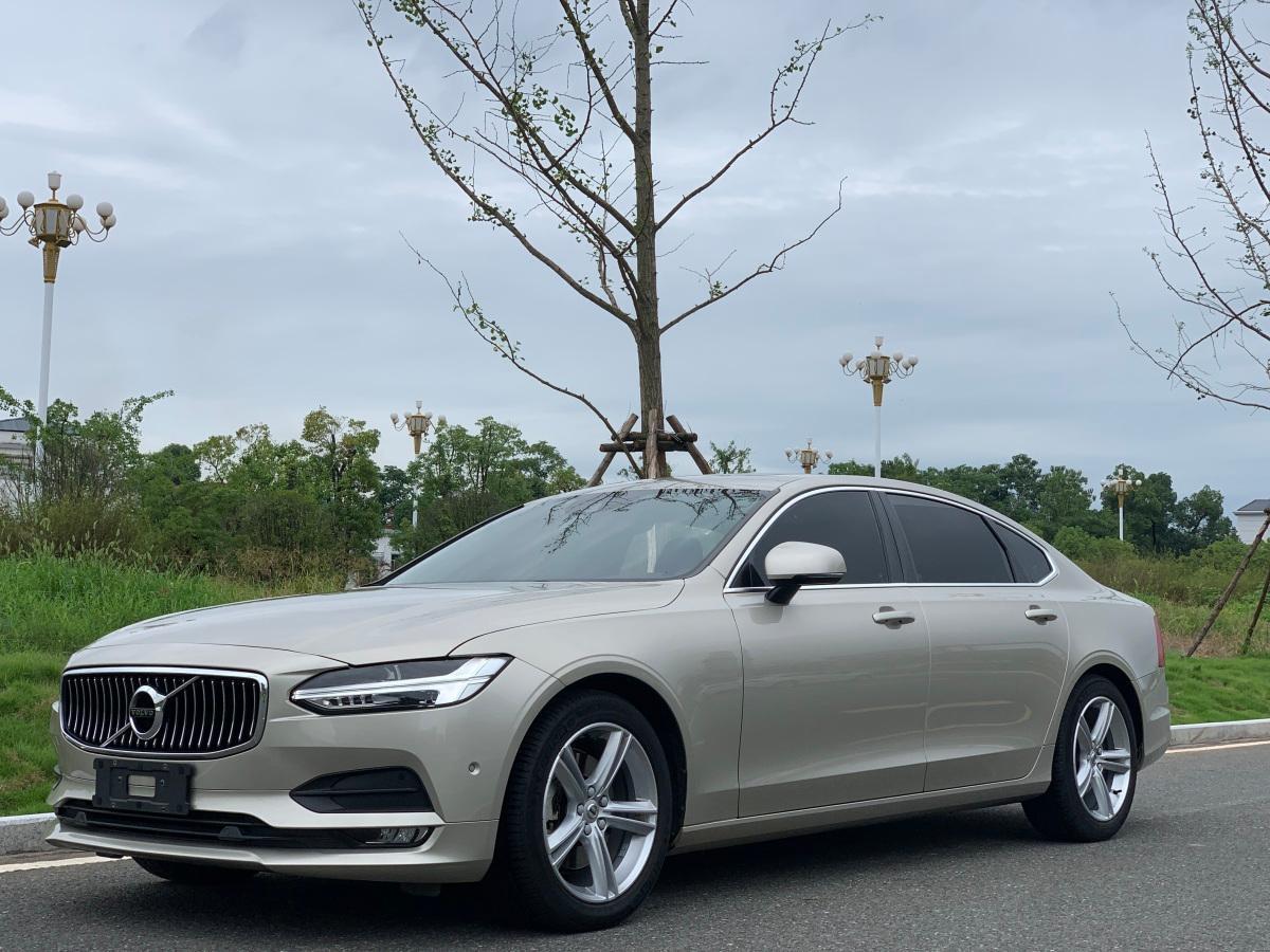 上饶2018年1月沃尔沃s902018款t4智远版香槟色手自一体