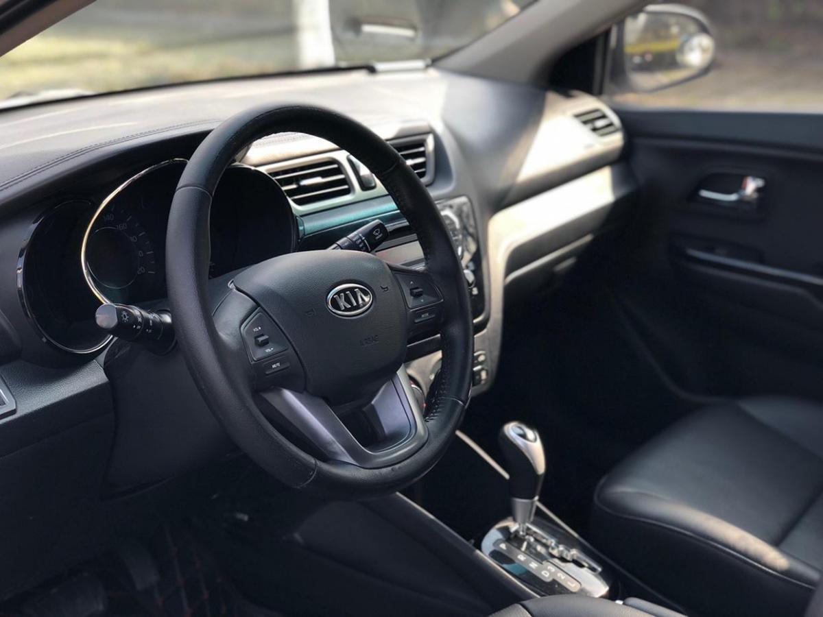 【镇江】2012年2月 起亚k2 2011款 三厢 1.6l at premium 自动档