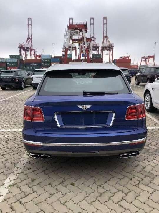 【杭州】未上牌 添越21款 4.0t 四座 手自一体