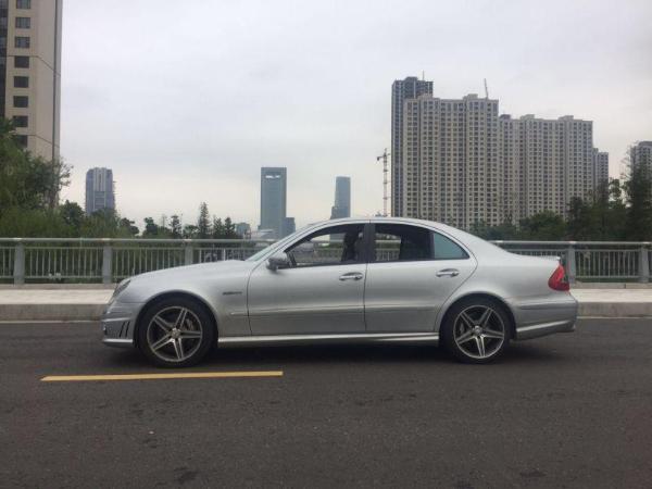 2007年6月奔驰 amg  2007款 e63 amg 6.2l