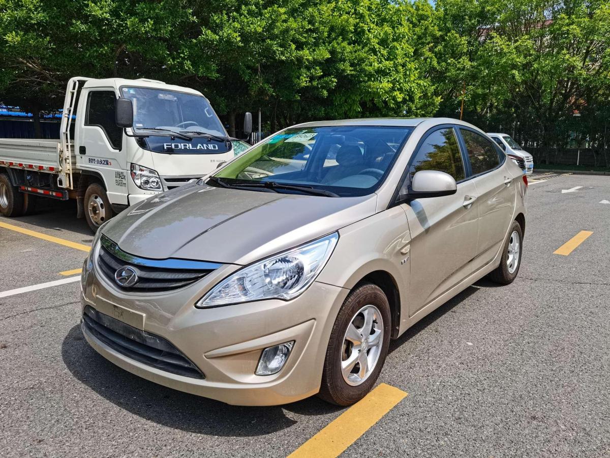 【赣州】2012年12月 现代 瑞纳 2010款 三厢 1.