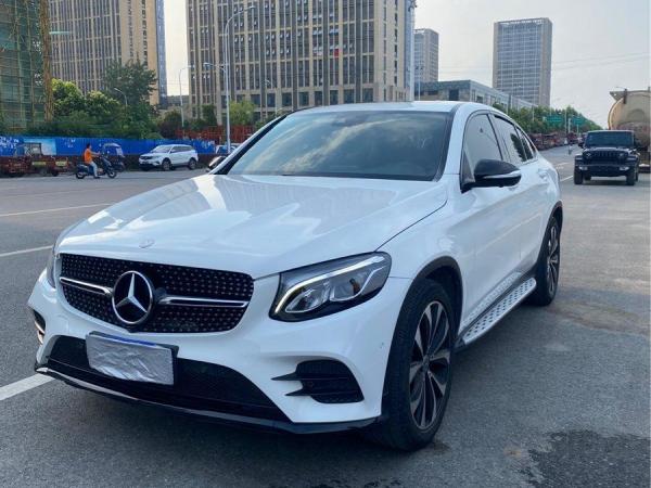 奔驰 奔驰GLC  2021款 GLC 260 4MATIC 轿跑SUV