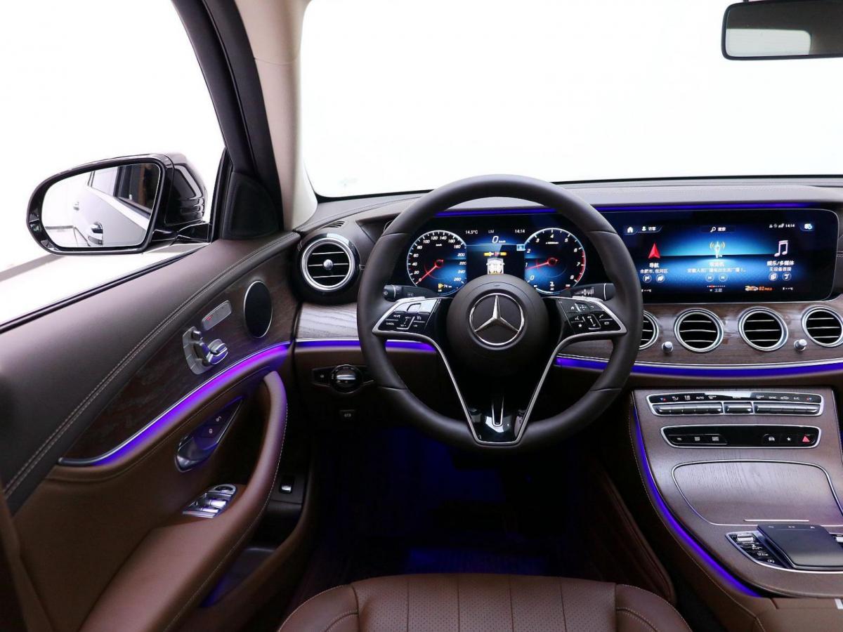奔驰 奔驰e级  2022款 e 300 l 时尚型图片