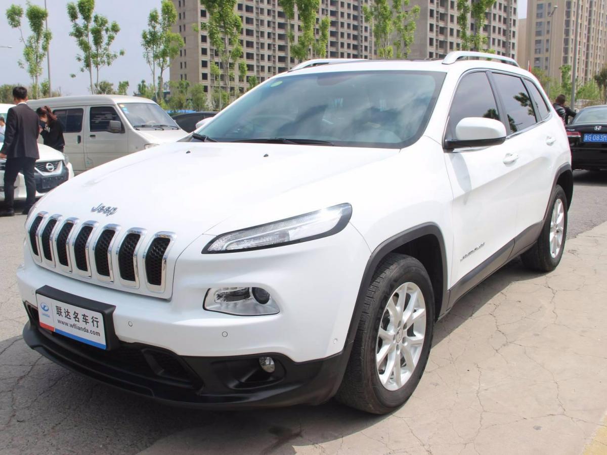 潍坊2018年1月jeep自由光2017款20l优越版白色自动档