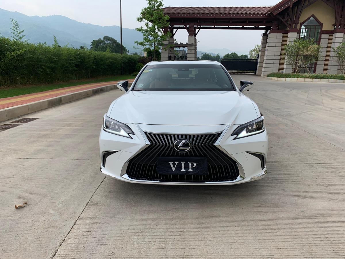 龙岩2018年11月雷克萨斯es2018款260卓越版国vi白色自动档