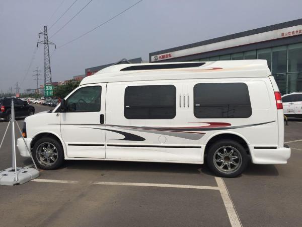 【鞍山】2009年12月 gmc 赛威 6.0 7座长轴版领袖级 白色 手自一体