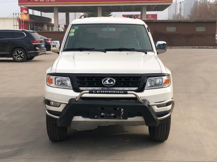 济宁2016年6月猎豹猎豹q62016款24l手动四驱全能型白色手动挡