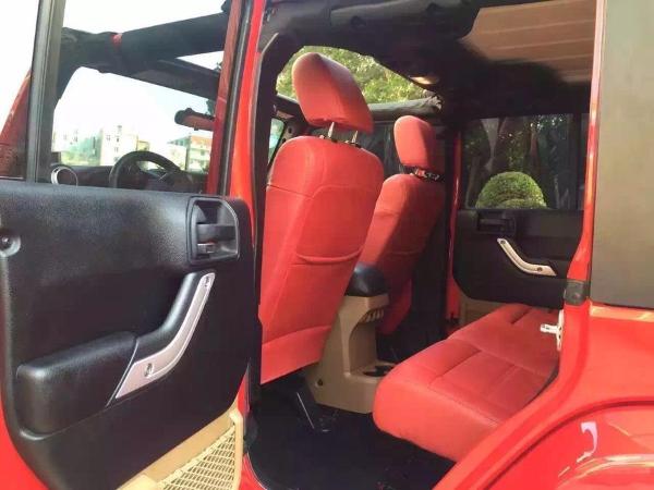 【厦门】2012年5月 jeep 牧马人 3.8l 撒哈拉 红色 自动档