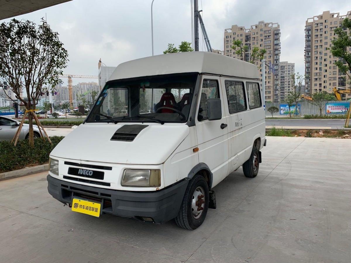 温州2009年3月依维柯得意2009款28tv35基本型白色自动档