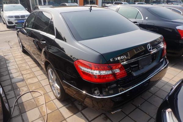 【北京】2013年7月 奔驰 e级 2013款 e300 l 3.0 时尚型 自动档