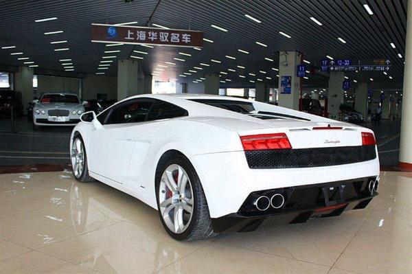 【上海】2011年9月 兰博基尼 盖拉多 lp560-4 bicolore 白色 自动档