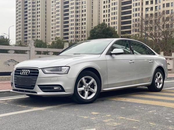 奥迪 奥迪A4L  2013款 35 TFSI 自动舒适型