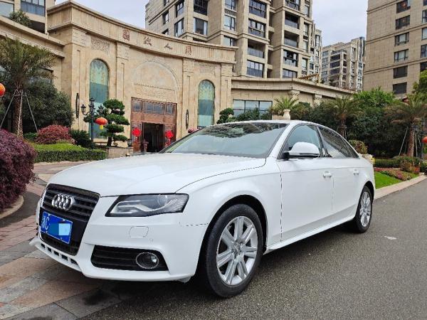 奥迪 奥迪A4L  2012款 2.0 TFSI 自动豪华型