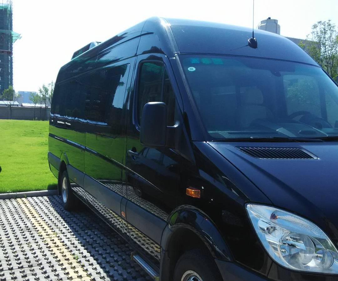 【潍坊】2013年3月 奔驰凌特20座高配 手动挡