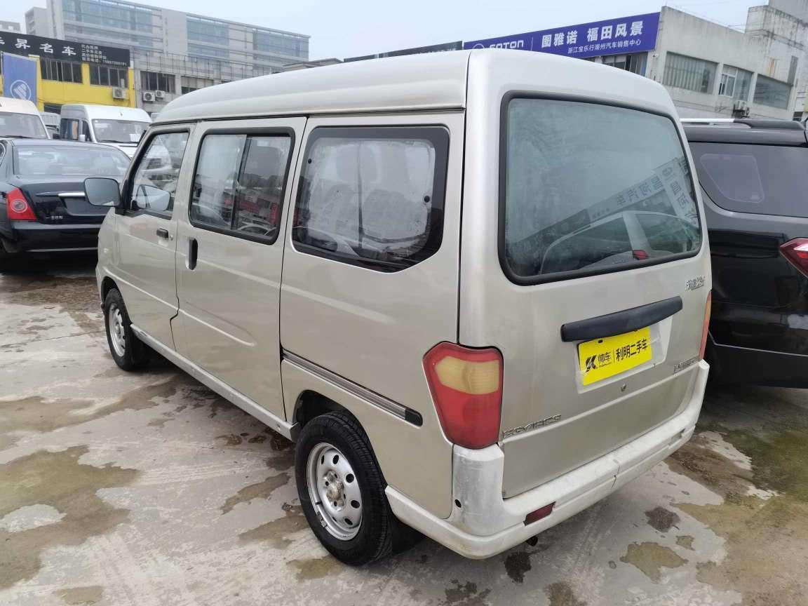 【湖州】2009年7月 五菱 五菱之光 lzw6400c3q 手动挡