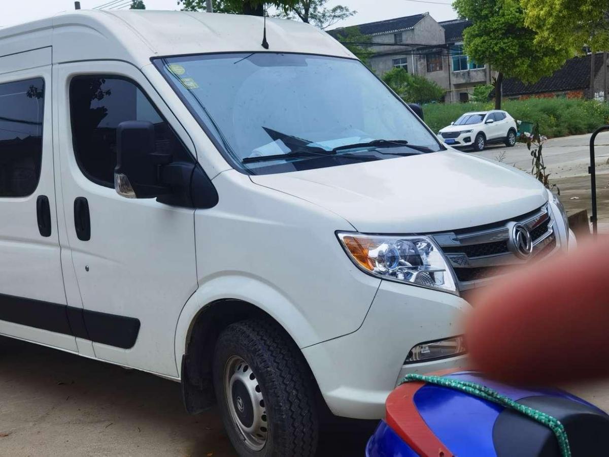 东风 御风 2021款 2.5t v9物流车长轴中顶7座国v zd25图片