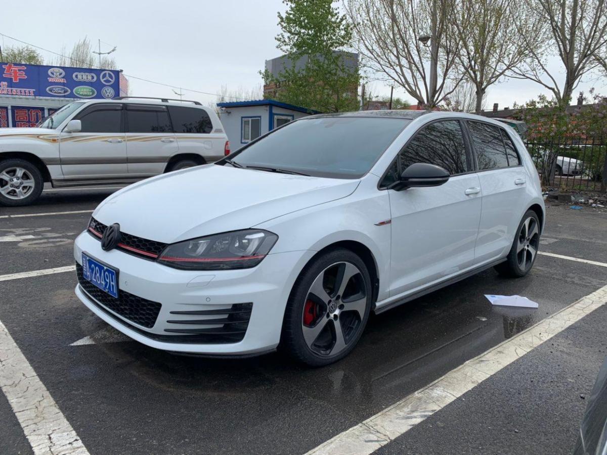 哈尔滨2017年5月大众高尔夫2016款20tsigti白色自动档
