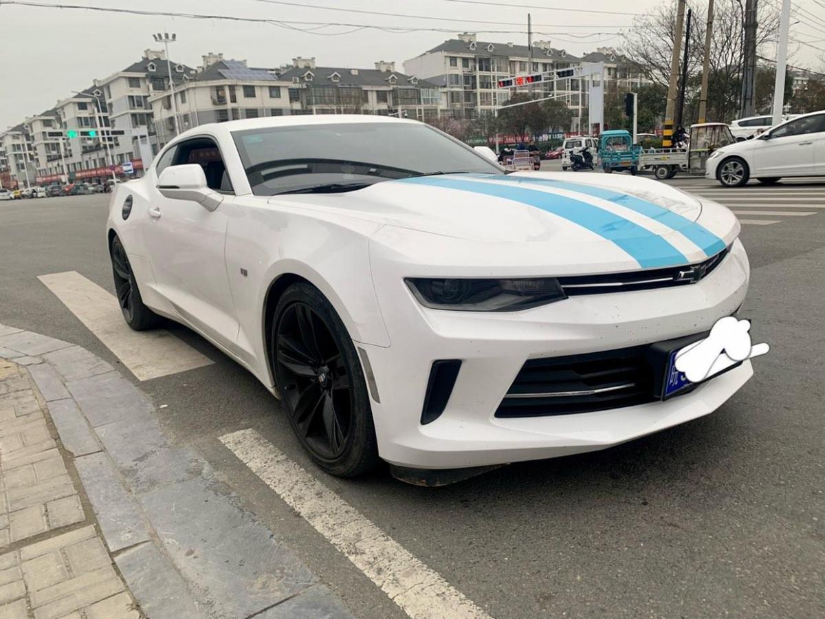 亳州2017年9月雪佛兰科迈罗2017款20trs白色手自一体