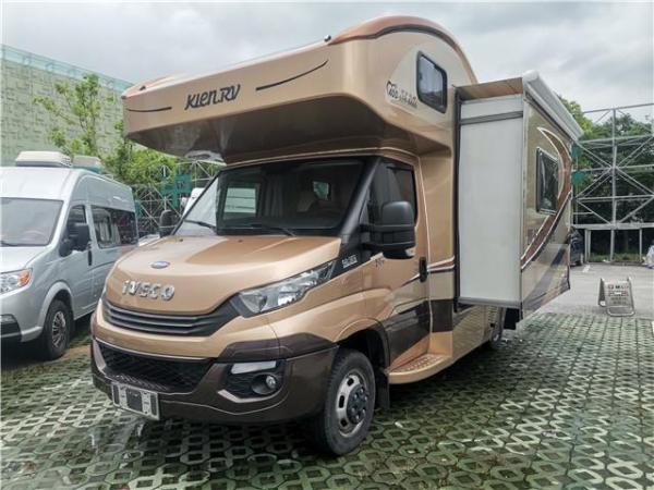 2019年7月凯伦宾威2019款依维柯进口newdaily30t8速自动挡双拓展房车