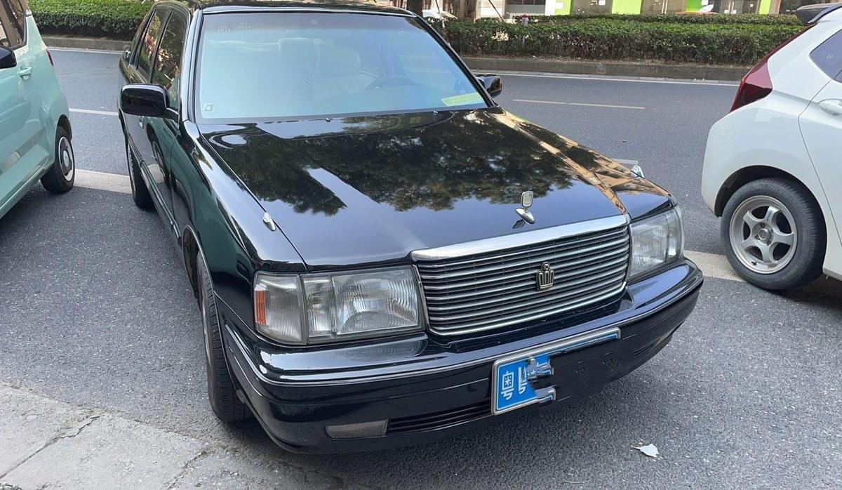 杭州1997年12月丰田皇冠1996款30l黑色自动档