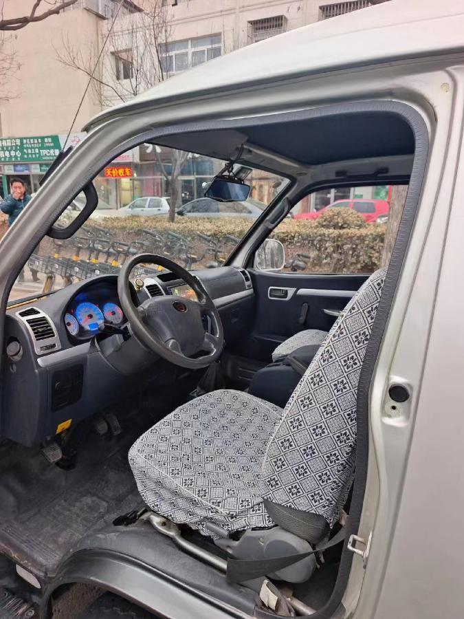 金旅 海狮  2019款  2.2L汽油厢货版龙运GL850短轴低顶V22图片
