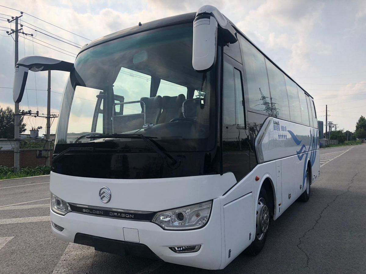 沈阳2015年10月厦门金旅39座白色手动挡