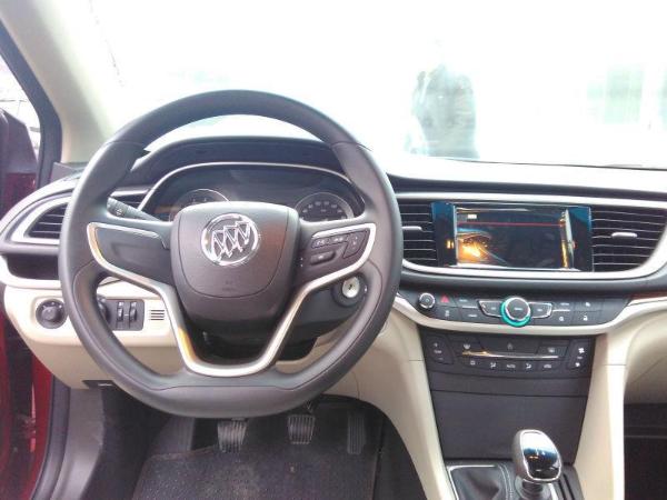 【南阳】未上牌 别克 英朗 红色 手动挡