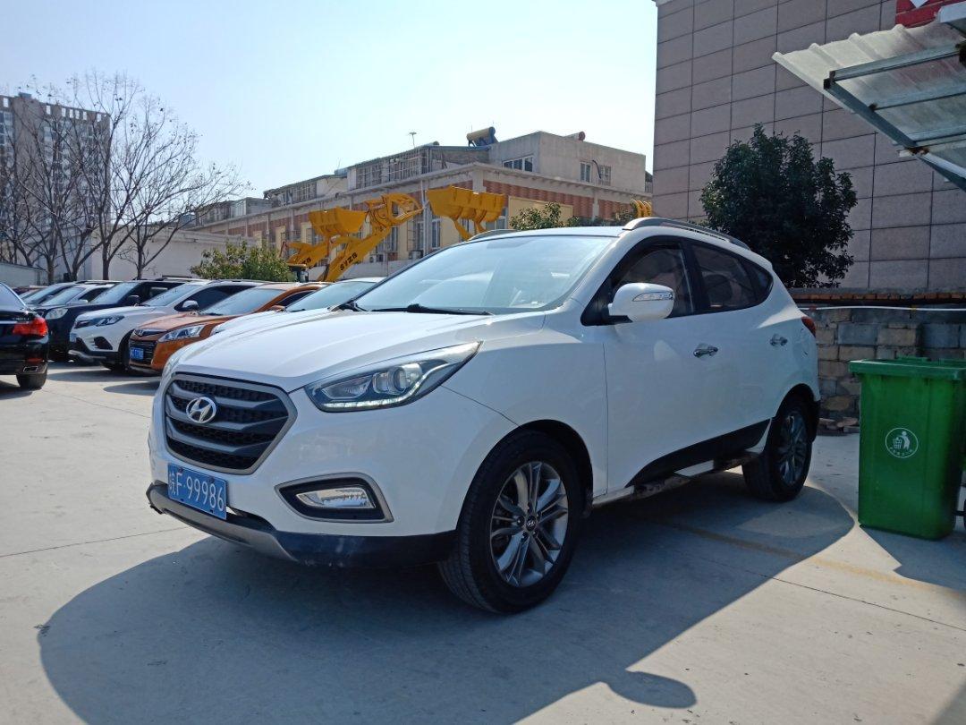 蚌埠2014年4月现代ix3520l自动两驱智能型gls国iv白色自动档