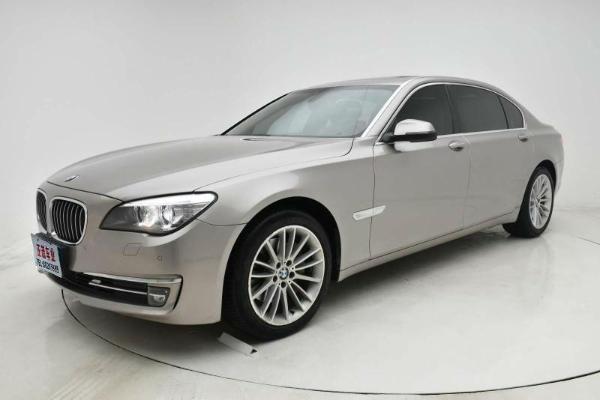 2015年4月 宝马 宝马7系 740li 3.0t 领先型 价格:78.8万元