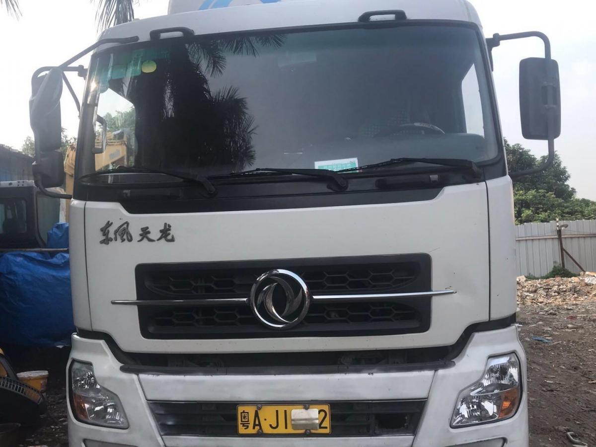 广州2011年8月东风天龙前四后四白色自动档