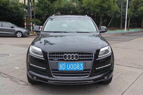 奥迪 奥迪Q7  2007款 Q7 4.2 FSI Quattro豪华型