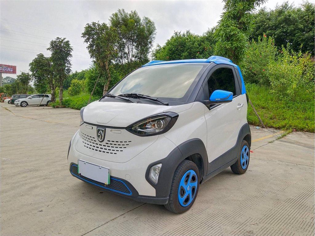 南宁2018年11月宝骏e1002017款智享版白色自动档
