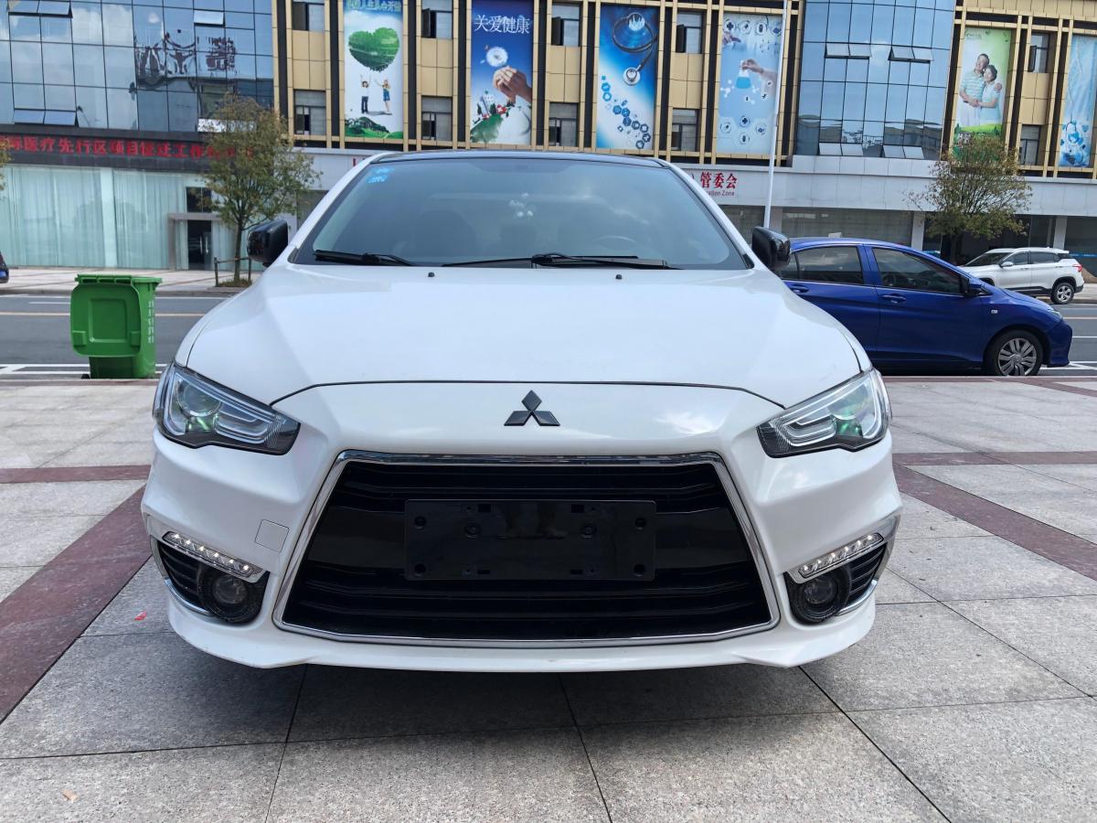 上饶2017年9月三菱翼神2016款18l手动黑白复刻版白色手动挡