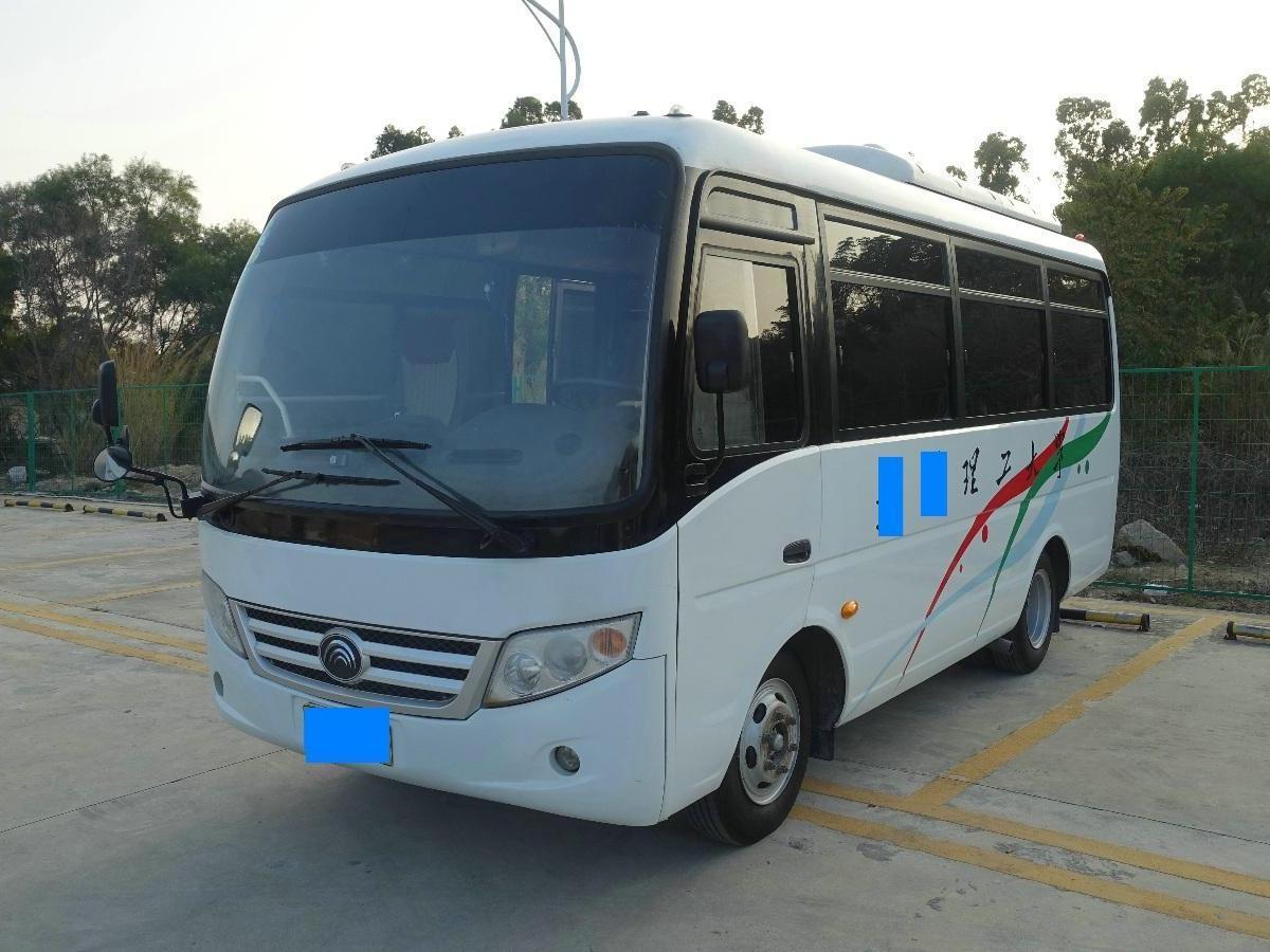 【厦门】2014年11月 宇通18座 黑色 自动档