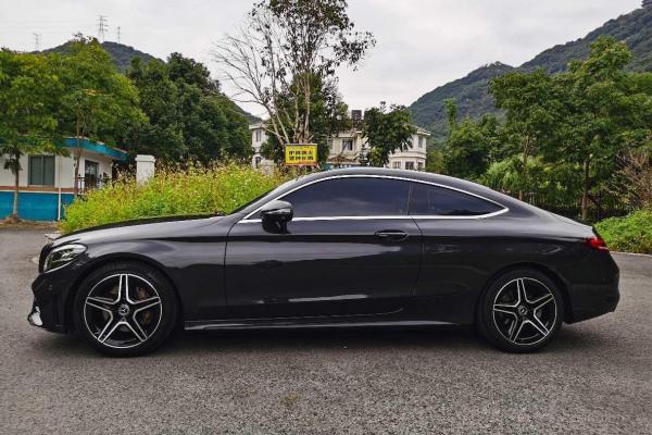 2019年8月奔驰奔驰c级2019款c260轿跑车