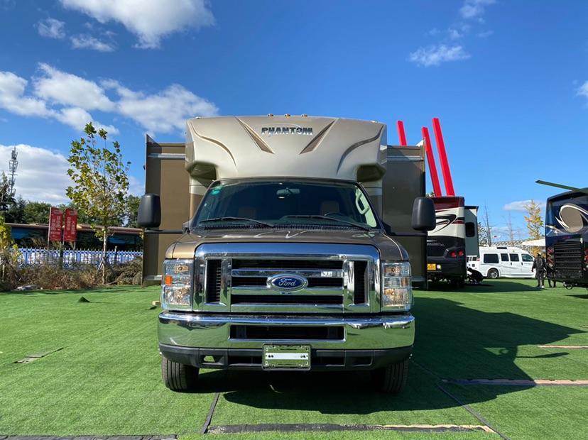 大连2018年4月福特e450香槟色自动档