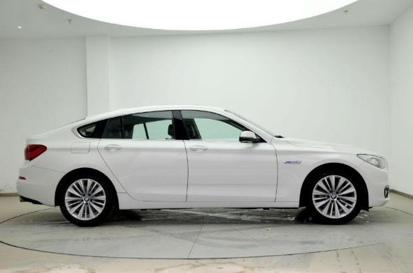 【武汉】未上牌 宝马 宝马5系 gt535i 3.0t 设计套装 白色 手自一体