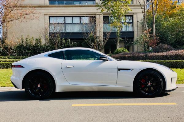 2017年12月捷豹ftype2018款30t硬顶版