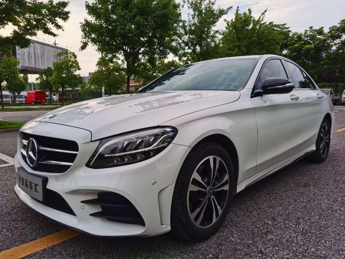 武汉2018年12月奔驰奔驰c级2019款c260运动版白色手自一体