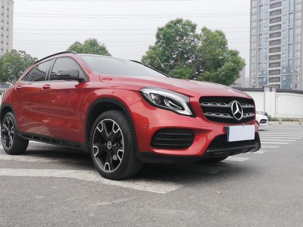 奔驰 奔驰GLA  2018款 GLA 220 4MATIC 运动型