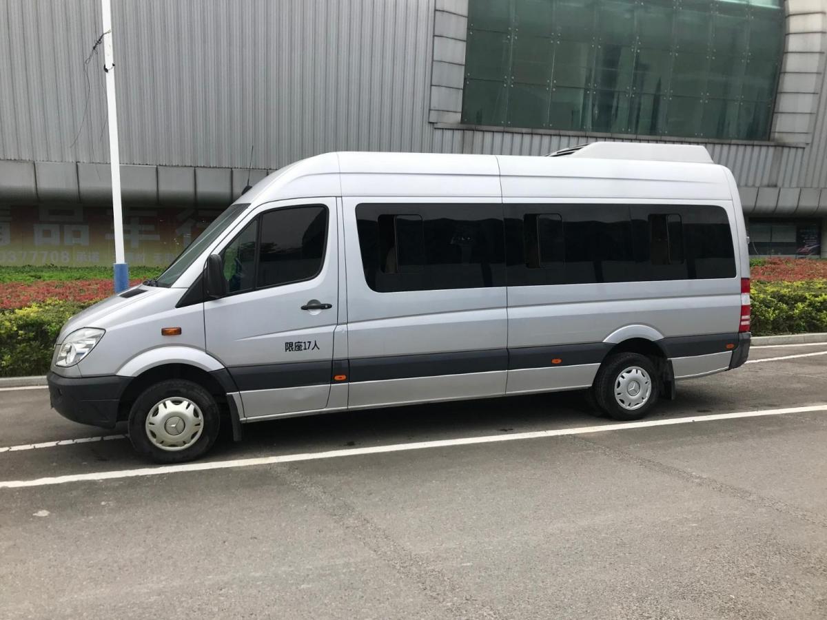 3万公里 17座 高配 奔驰图片