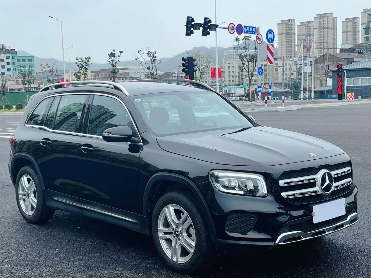 奔驰 奔驰glb  2022款 改款二 glb 200 动感型图片