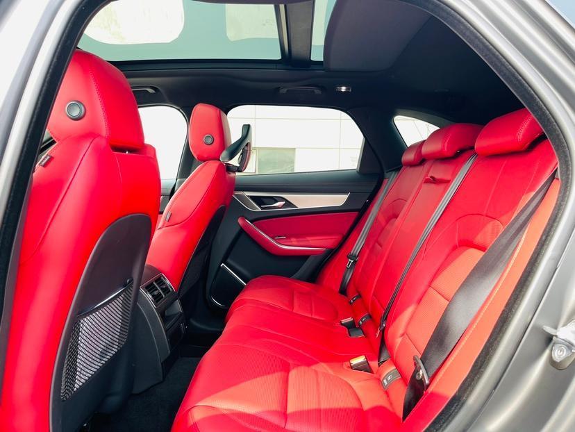 捷豹 f-pace  2022款 p340 r-dynamic se 银灰 手自一体对价格不满意?